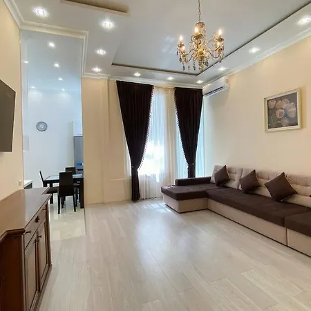 Comfortable Luxury With 3 Rooms. Center Heart Of Kyiv