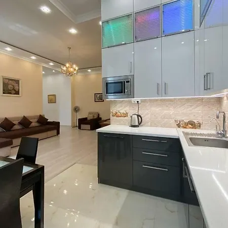 Comfortable Luxury With 3 Rooms. Center Heart Of Apartment *