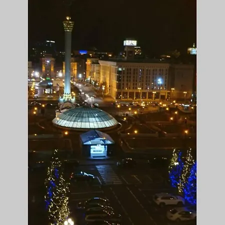 Comfortable Luxury With 3 Rooms. Center Heart Of Apartment