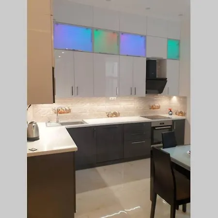 Comfortable Luxury With 3 Rooms. Center Heart Of Apartment *