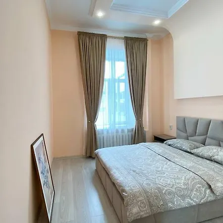 Comfortable Luxury With 3 Rooms. Center Heart Of Kyiv
