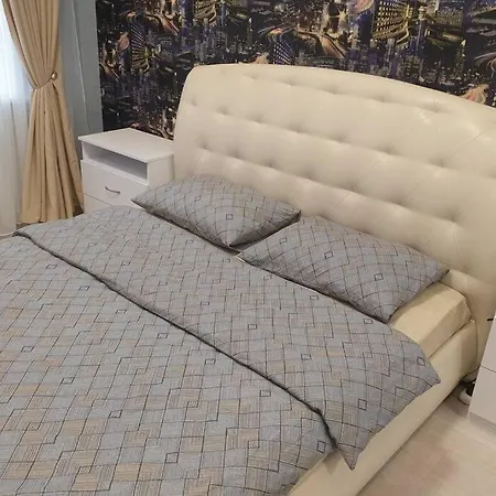 Апартаменты Comfortable Luxury With 3 Rooms. Center Heart Of