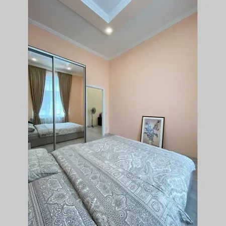 Comfortable Luxury With 3 Rooms. Center Heart Of Апартаменти *